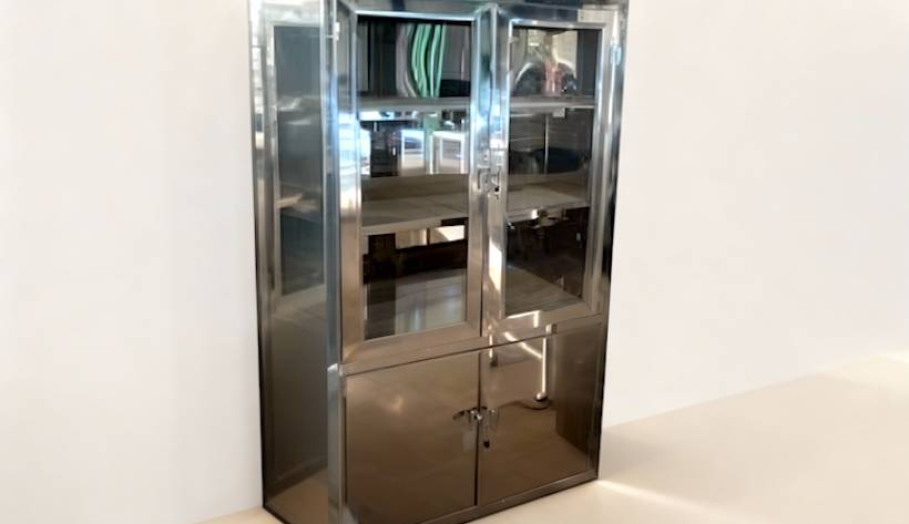 Lemari-Obat-Stainless-Steel-vs-Kayu-Mana-yang-Lebih-Unggul-Teknostainless