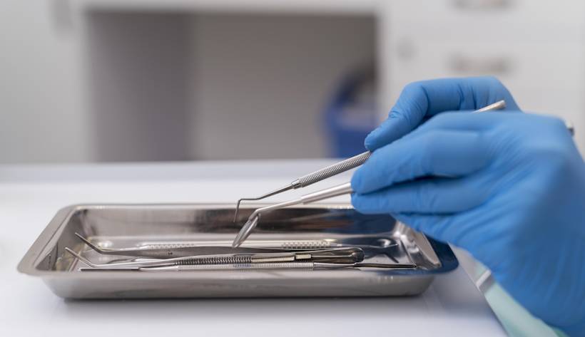 Tips-Merawat-Perlengkapan-Klinik-Stainless-agar-Selalu-Seperti-Baru-dari-Tekno-Stainless-Teknostainless