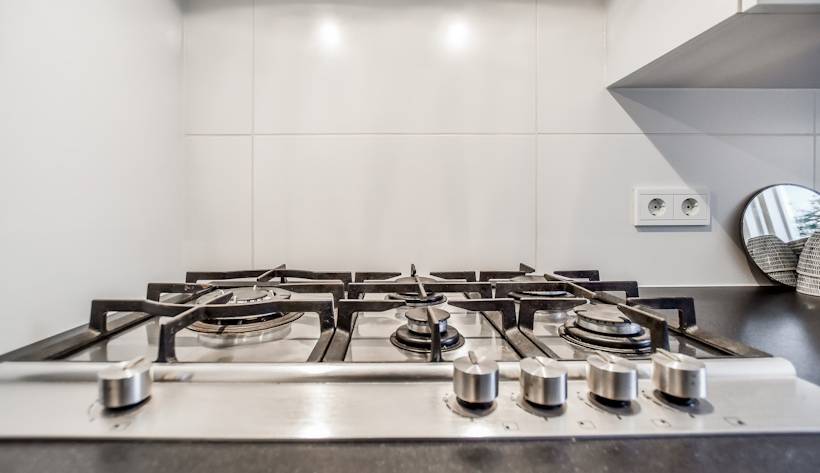 Cara-Membersihkan-Kompor-Stainless-agar-Kinclong-Bebas-Noda-Minyak-Membandel-Teknostainless