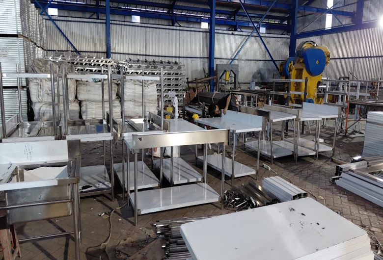 Pabrik Dapur Stainless Terpercaya: Produsen Langsung Kitchen Set untuk Hotel, Restoran, & Cafe

