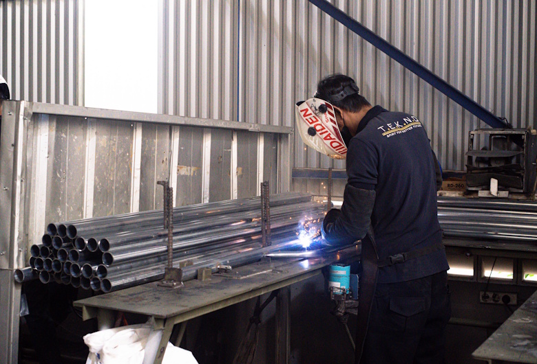 Jasa-Fabrikasi-Dapur-Stainless-Heavy-Duty-untuk-Dapur-Komersial-dengan-Volume-Masak-Tinggi-Teknostainless