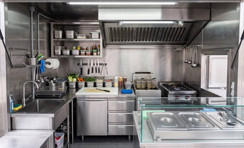 Perlengkapan-Wajib-untuk-Booth-Kitchen-Minimalis-Pilih-yang-Fungsional-Hemat-Tempat-Teknostainless