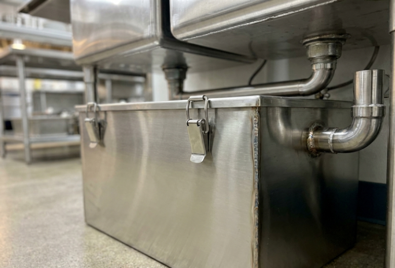 Jasa Custom Grease Trap Stainless dengan Spesifikasi yang Menyesuaikan Kebutuhan Dapur
